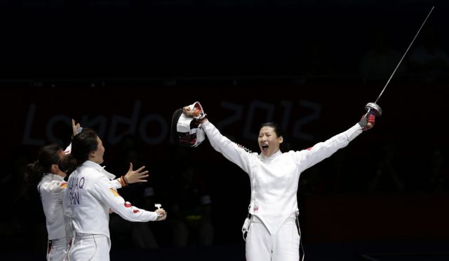 Οι Κινέζες «κάρφωσαν» το χρυσό και στο ομαδικό ξίφους μονομαχίας